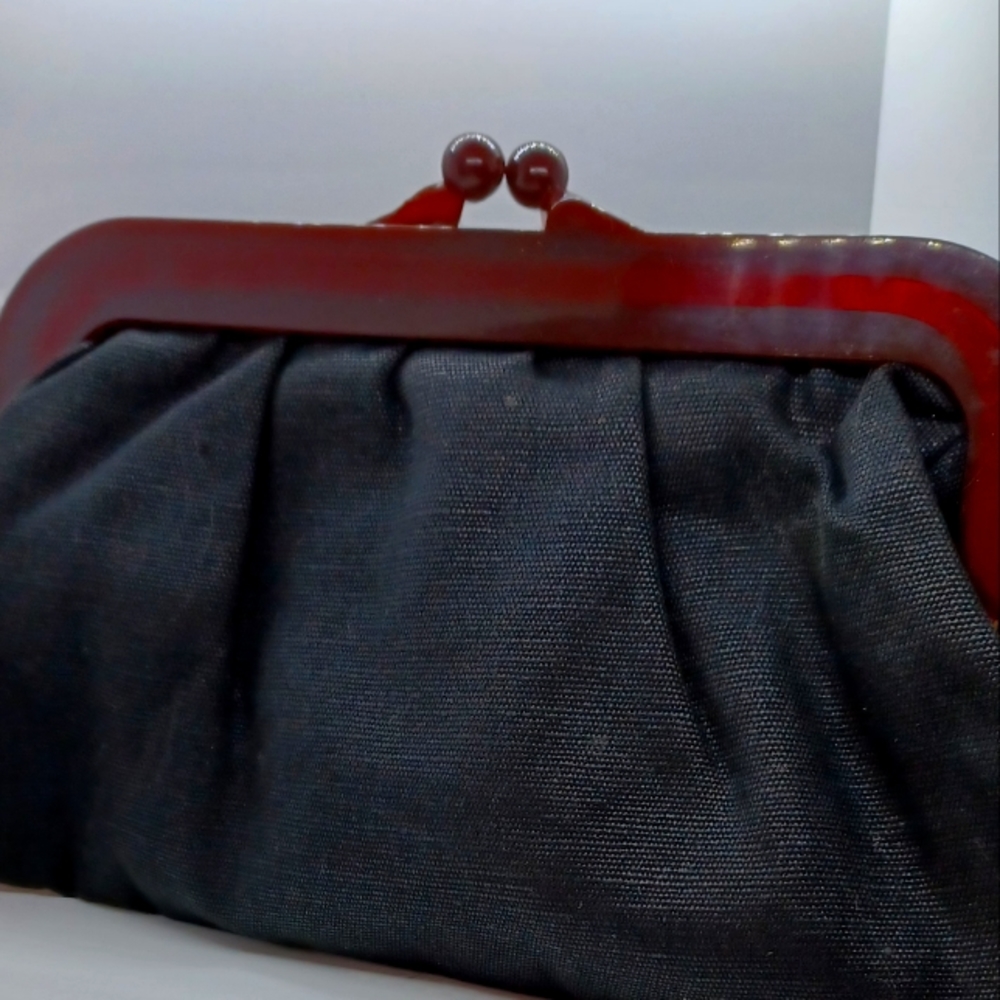 Vintage hand held clutch purse.